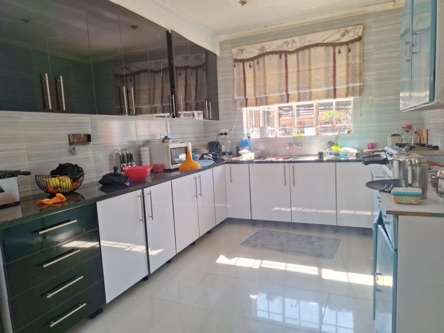4 Bedroom Property for Sale in Mohadin North West